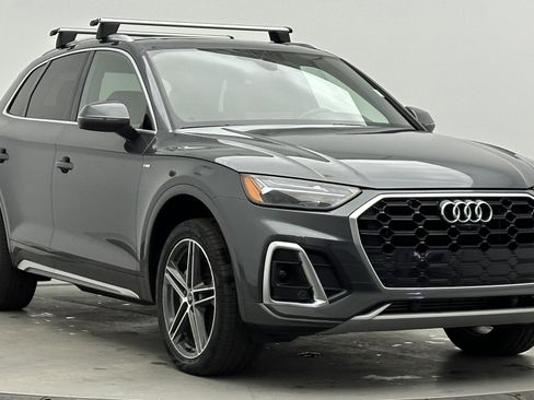 Used 2022 Audi Q5 e Premium Plus w/ Premium Plus Package image 3
