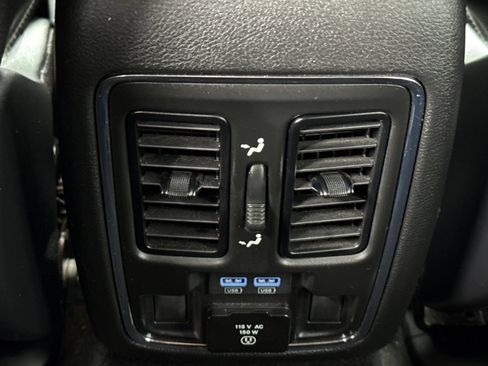 Used 2021 Jeep Grand Cherokee Limited w/ Trailer Tow Group IV image 16