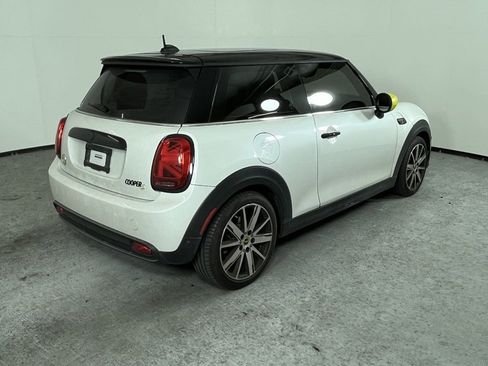 Used 2023 MINI Cooper SE image 3