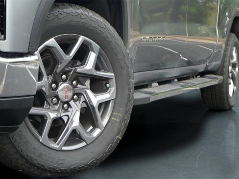 New 2026 GMC Sierra 1500 SLT image 3