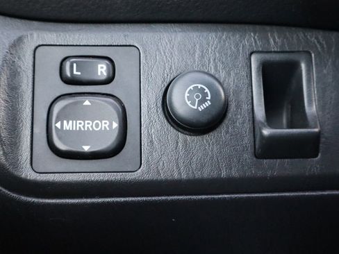 Used 2005 Toyota RAV4 4WD image 28