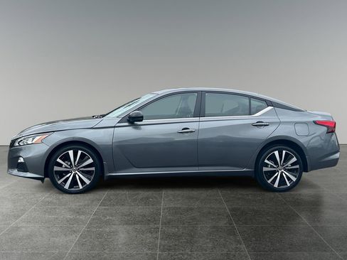 Used 2021 Nissan Altima 2.5 SR w/ SR Premium Package AWD/4WD image 6