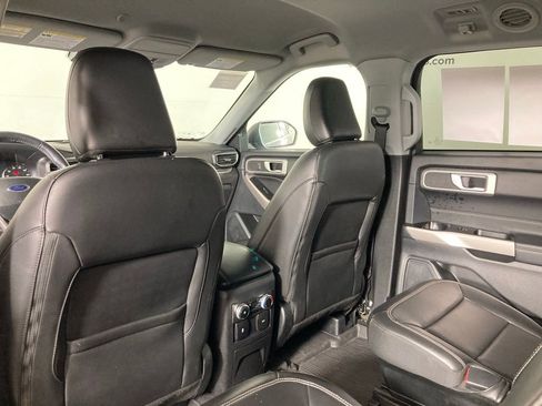 Used 2023 Ford Explorer XLT w/ Equipment Group 202A image 15