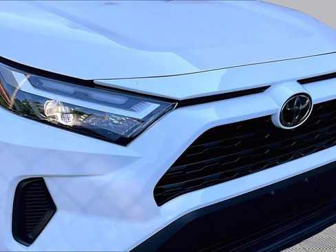 Certified 2025 Toyota RAV4 XLE AWD/4WD image 30