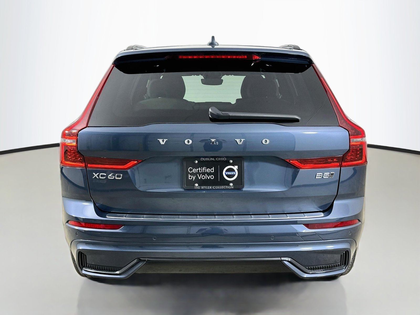 Certified 2026 Volvo XC60 B5 Plus w/ Protection Package Premier AWD/4WD image 6