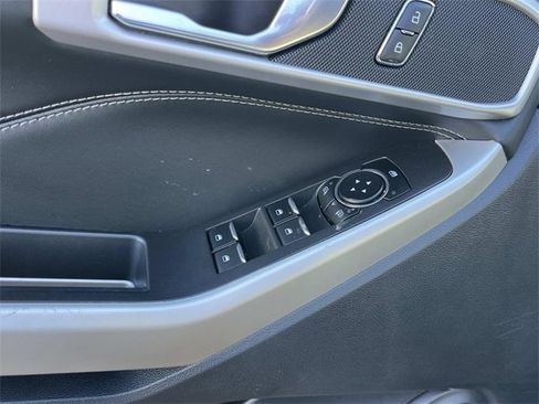 Used 2022 Ford Explorer XLT w/ Equipment Group 202A image 29