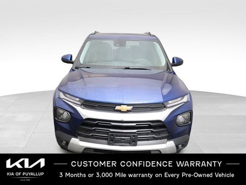 Used 2023 Chevrolet TrailBlazer LT w/ Convenience Package FWD image 2