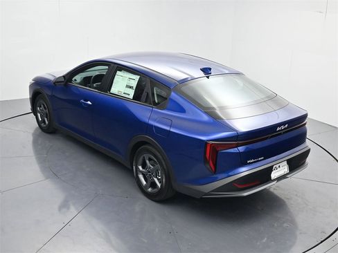 New 2025 Kia K4 LXS image 44