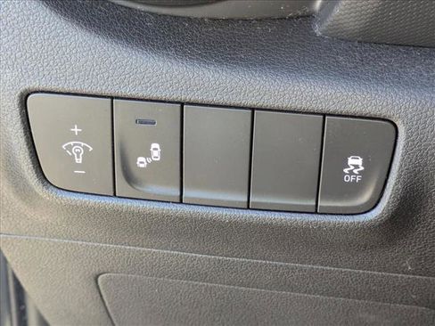 Used 2018 Hyundai Kona SEL image 11