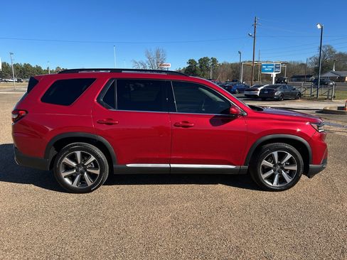 Used 2025 Honda Pilot Elite image 6