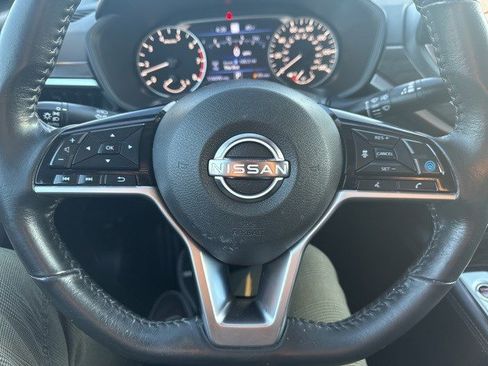 Used 2023 Nissan Altima 2.5 SV w/ SV Premium Package image 19