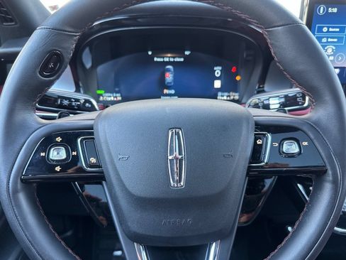 Used 2025 Lincoln Corsair Grand Touring AWD/4WD image 24
