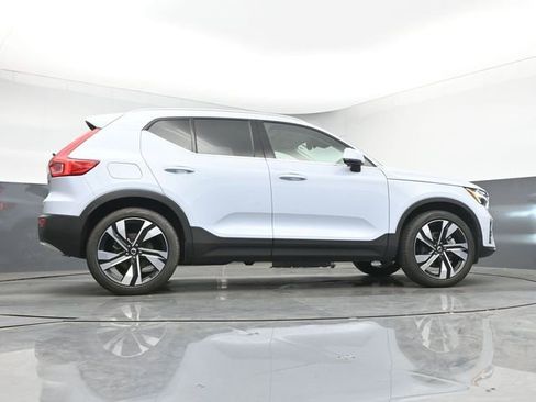 Used 2024 Volvo XC40 B5 Plus w/ Protection Package Premier AWD/4WD image 21