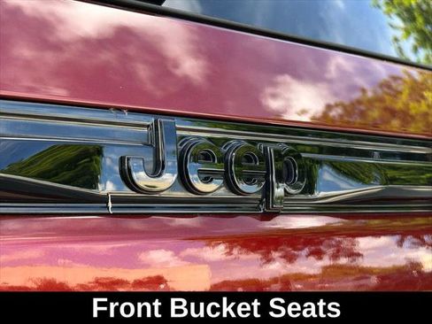 Certified 2024 Jeep Grand Cherokee Altitude image 31