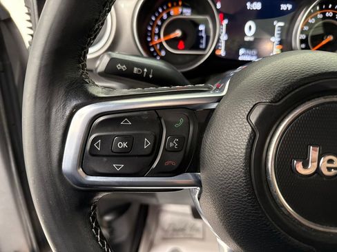 Used 2020 Jeep Wrangler Unlimited Sahara image 23