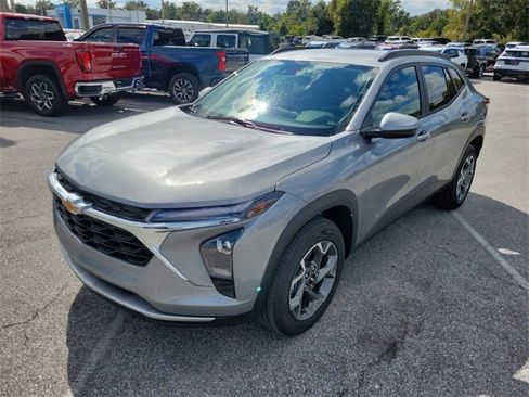 Used 2026 Chevrolet Trax LT w/ Driver Confidence Package image 2
