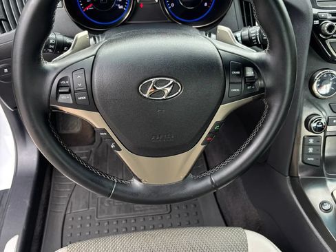 Used 2014 Hyundai Genesis 2.0T RWD image 9