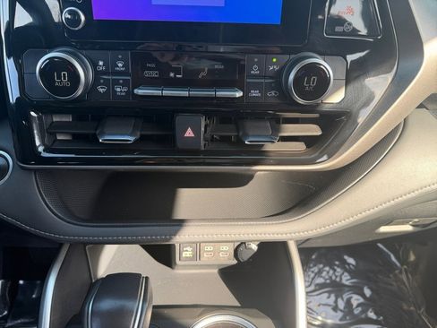 Certified 2024 Toyota Highlander LE image 17