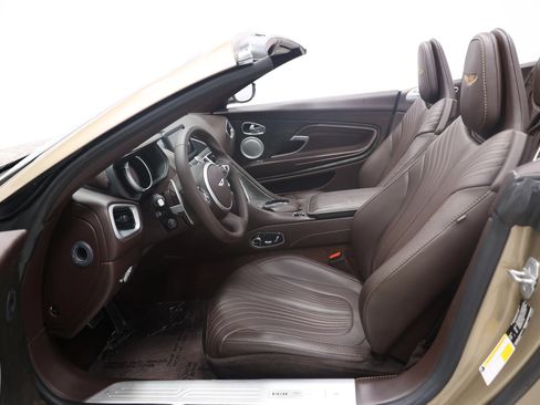 Used 2019 Aston Martin DB11 Volante RWD image 14