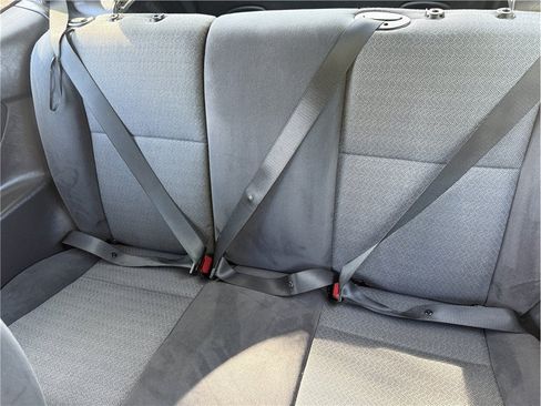 Used 2001 Ford Focus ZX3 Hatchback FWD image 10