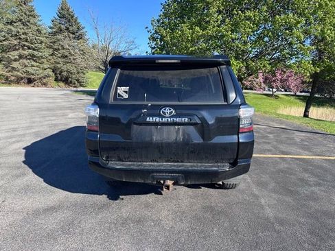 Used 2015 Toyota 4Runner SR5 AWD/4WD image 4