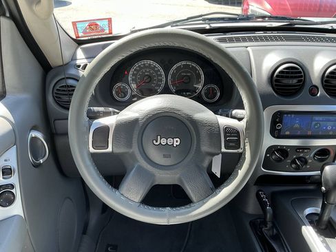 Used 2005 Jeep Liberty Limited AWD/4WD image 25