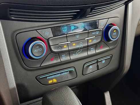 Used 2018 Ford Escape SE w/ SE Sync 3 Package AWD/4WD image 24