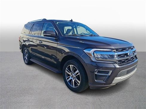 Used 2024 Ford Expedition Limited image 3