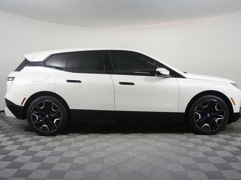Used 2024 BMW iX xDrive50 w/ Premium Package AWD/4WD image 2
