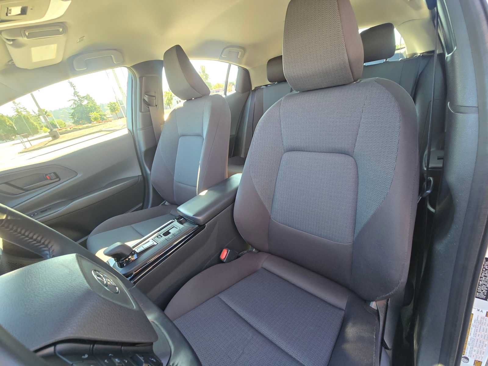 Certified 2025 Toyota Prius LE FWD image 22