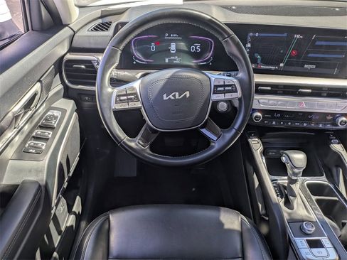 Used 2025 Kia Telluride S image 23