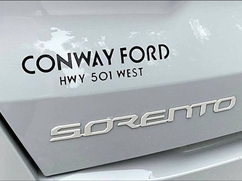 Used 2025 Kia Sorento EX w/ Panoramic Sunroof Package FWD image 26