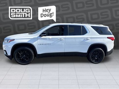 Used 2019 Chevrolet Traverse LT w/ LT Premium Package AWD/4WD image 2