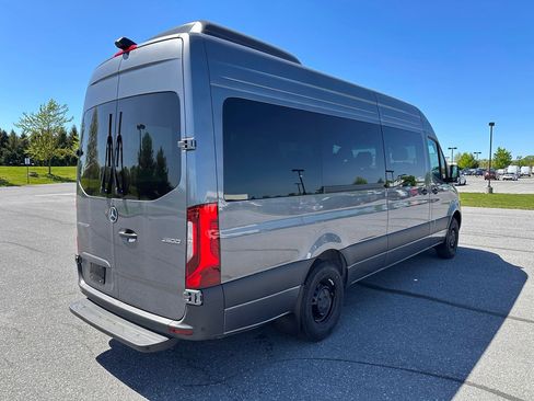 Used 2025 Mercedes-Benz Sprinter 2500 image 4