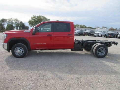 New 2026 GMC Sierra 3500 Pro w/ Convenience Package AWD/4WD image 8