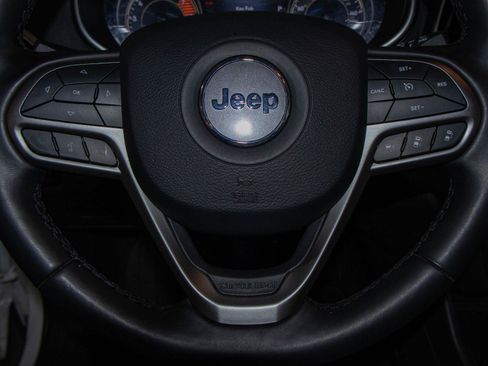 Used 2021 Jeep Cherokee Limited AWD/4WD image 11
