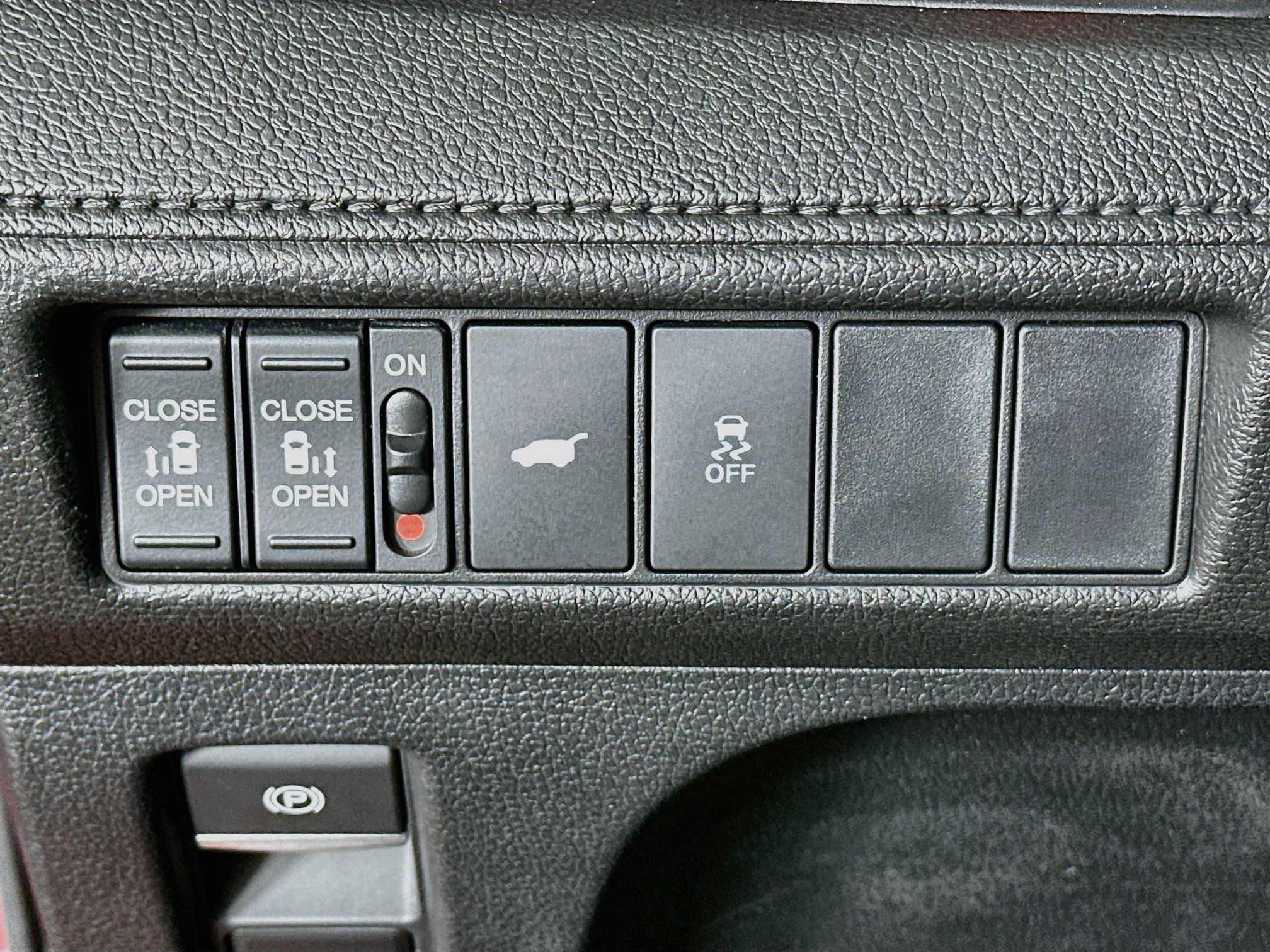 Used 2025 Honda Odyssey Sport-L image 17