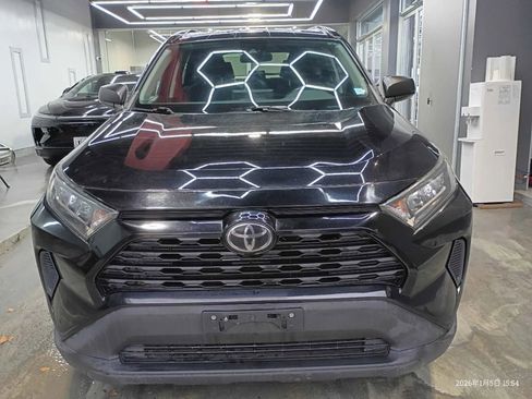 Used 2019 Toyota RAV4 LE image 1