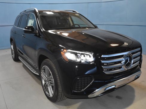 New 2026 Mercedes-Benz GLS 450 4MATIC image 1