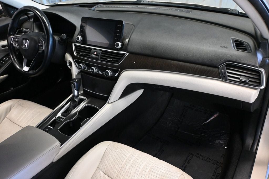 Used 2018 Honda Accord Touring image 9
