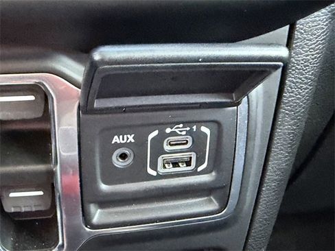 Used 2021 Jeep Gladiator Sport image 20