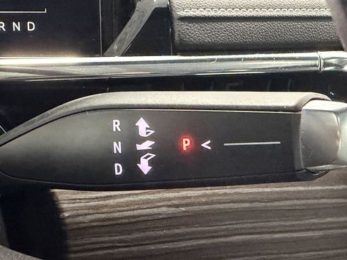 Used 2024 GMC Sierra EV Denali AWD/4WD image 24