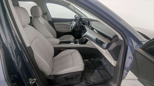 Used 2024 Audi Q8 e-tron Premium Plus w/ Premium Plus Package AWD/4WD image 25