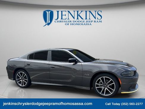 Used 2023 Dodge Charger R/T w/ Plus Group RWD image 2