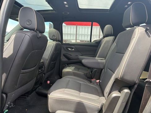 Used 2023 Chevrolet Traverse Premier w/ Redline Edition FWD image 17