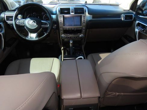 Used 2021 Lexus GX 460 Premium w/ Premium Plus Package image 21