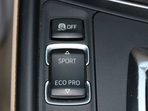 Used 2016 BMW 320i Sedan image 23