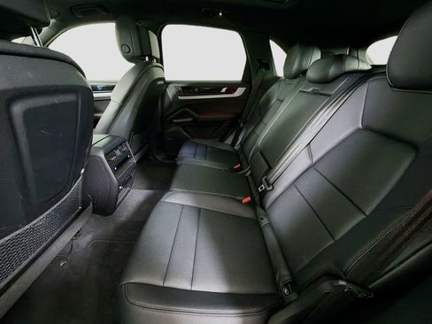 Used 2024 Porsche Cayenne image 25