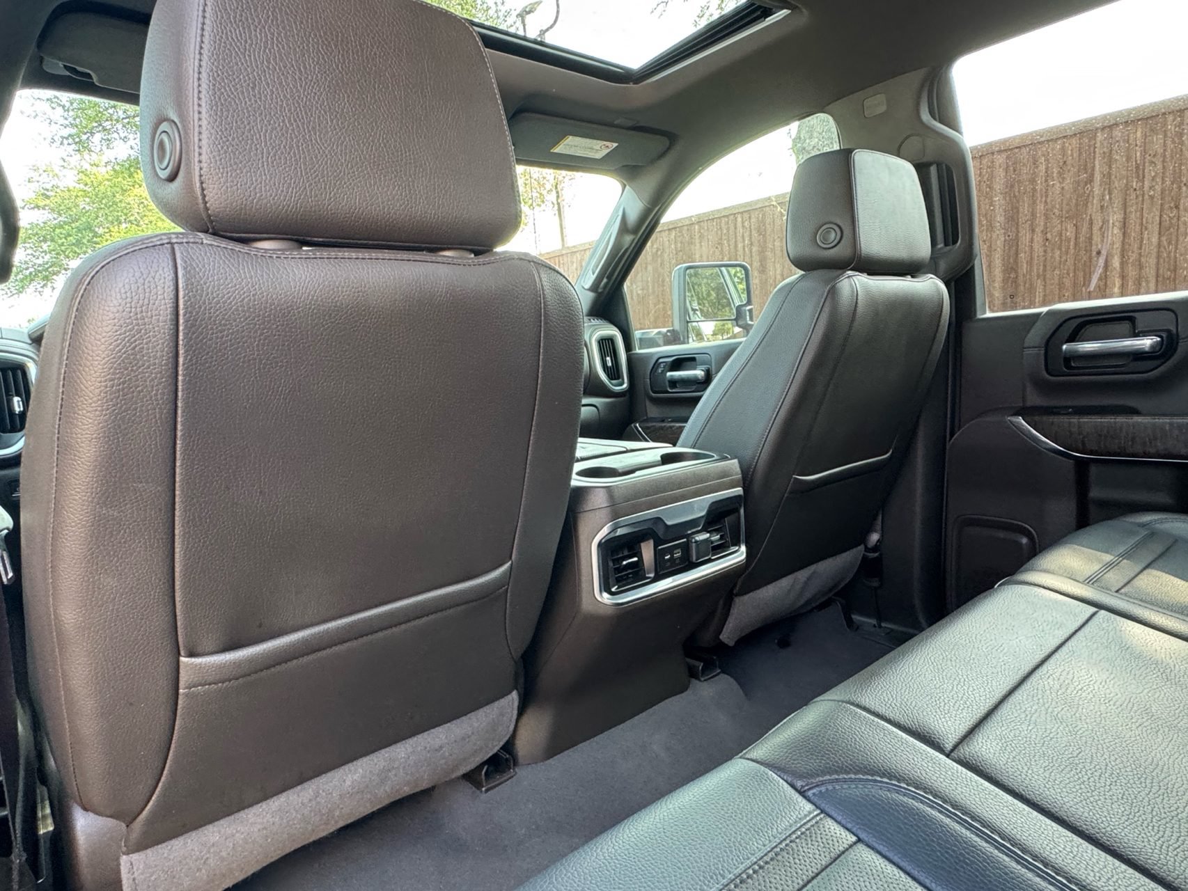 Used 2022 GMC Sierra 3500 Denali w/ Denali Ultimate Package AWD/4WD image 30