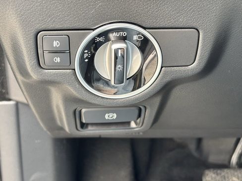 Used 2018 INFINITI QX30 Premium w/ Technology Package image 14